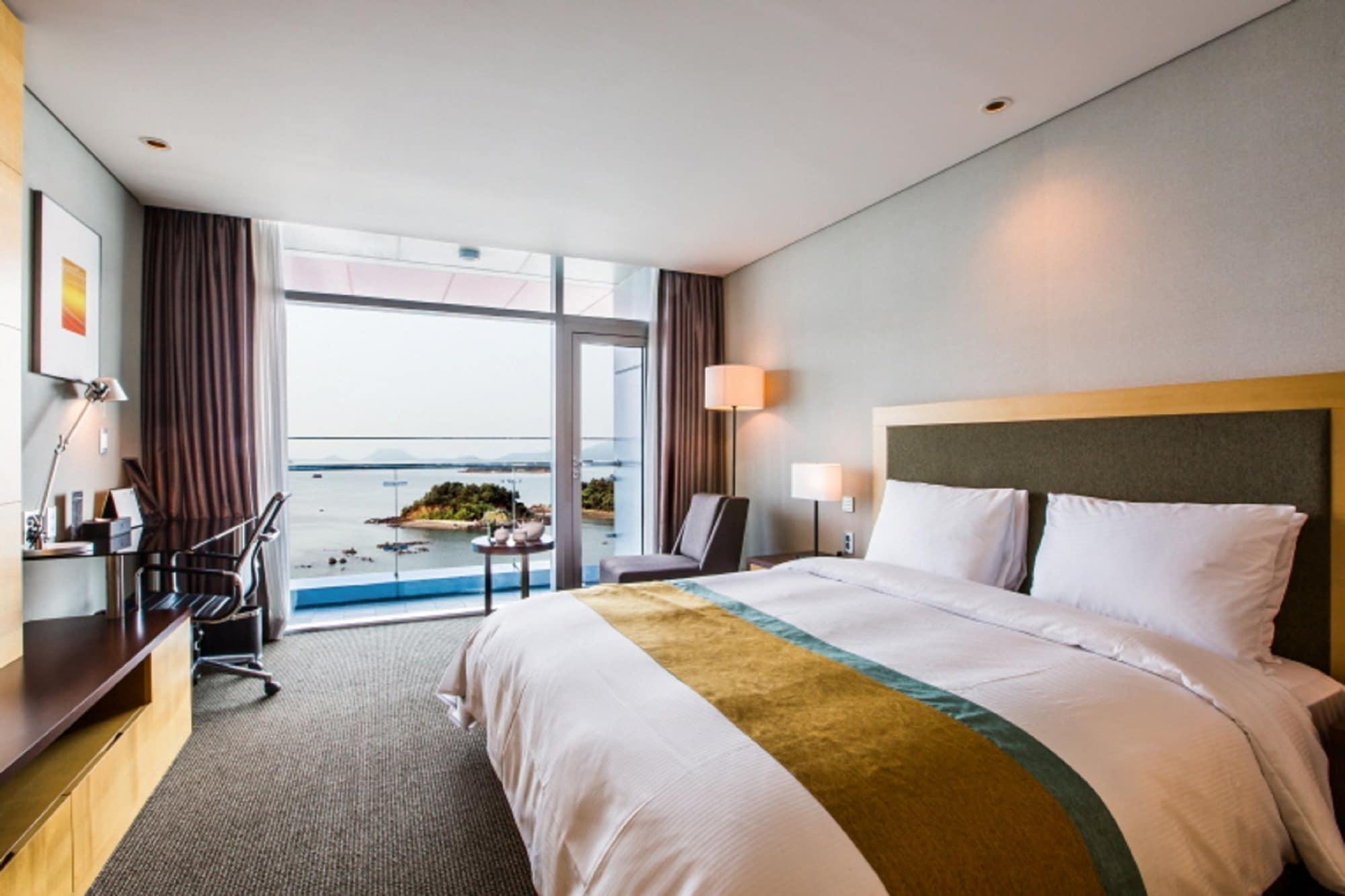 Hidden Bay Hotel Yeosu Exterior photo