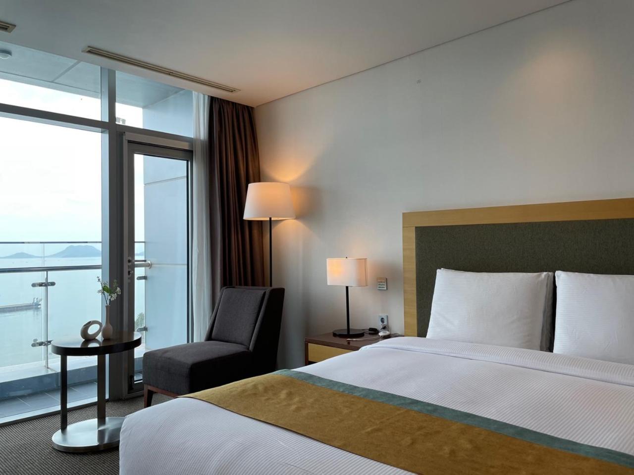 Hidden Bay Hotel Yeosu Exterior photo