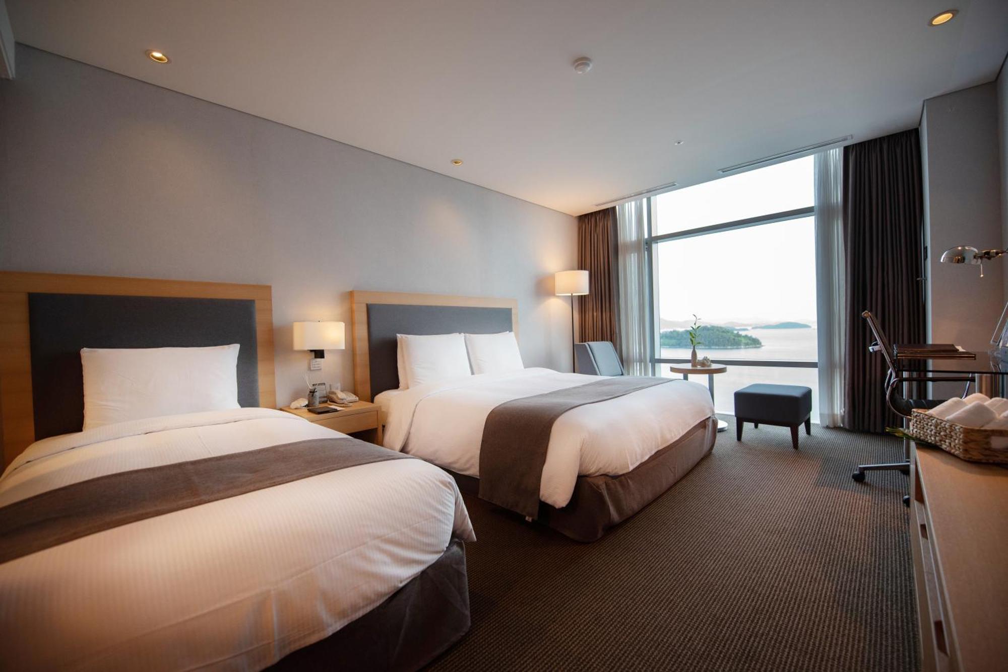 Hidden Bay Hotel Yeosu Exterior photo
