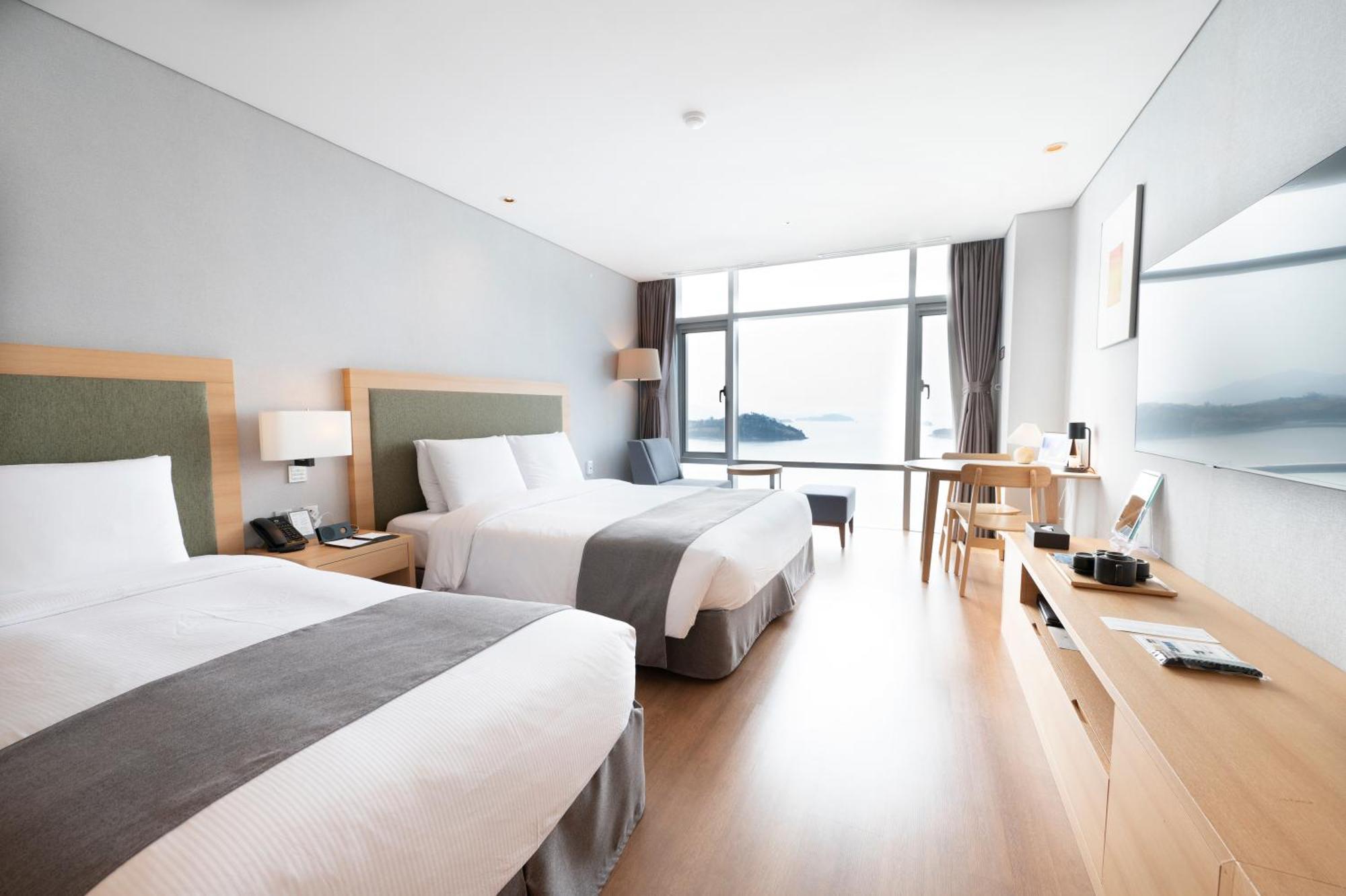 Hidden Bay Hotel Yeosu Exterior photo
